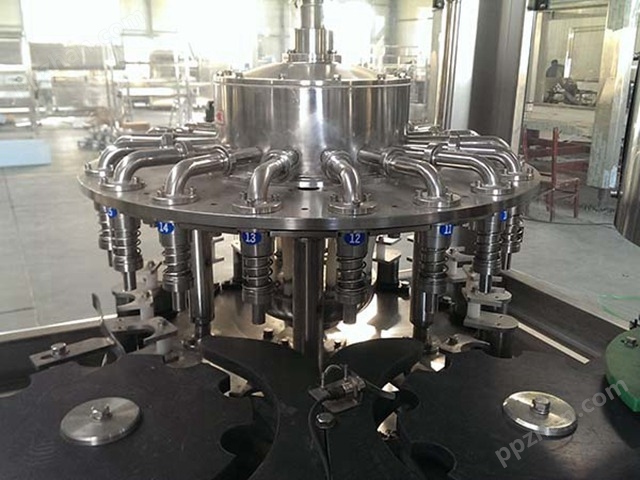 三四旋盖全自动玻璃瓶灌装机 (4)