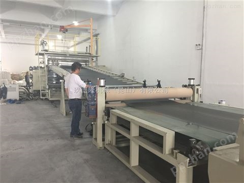 WPC地板基材生产线
